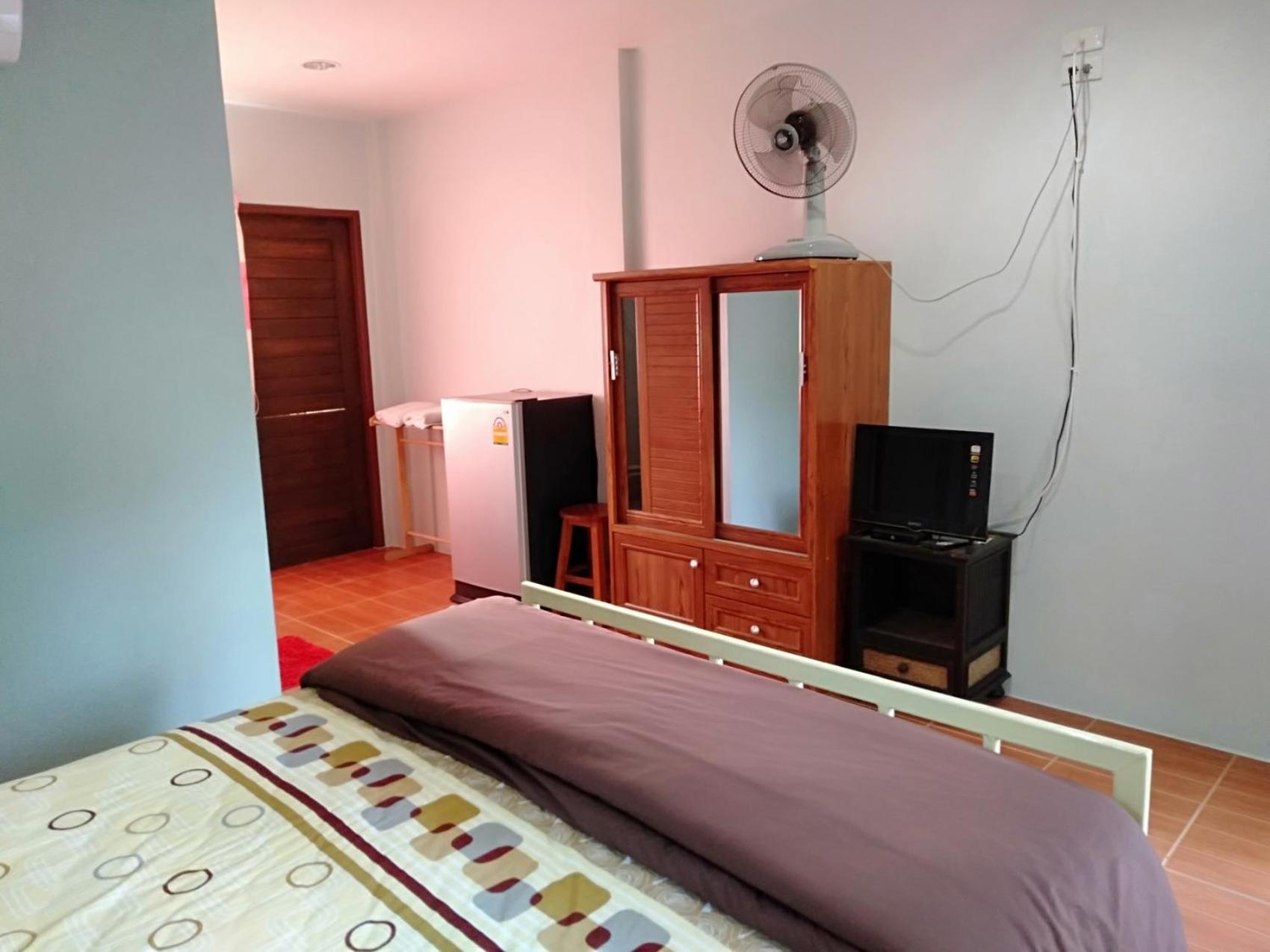 Chandra Hostel Тау Экстерьер фото